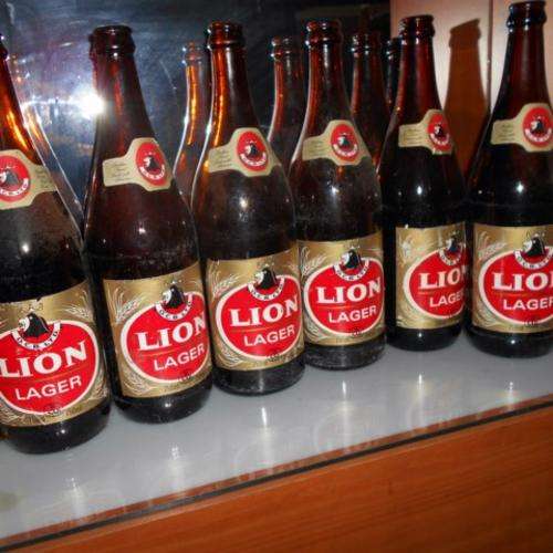 6 X VERY OLD LION LAGER QUART BOTTLES / COLLECTORS ITEMS / R100 THE LOT